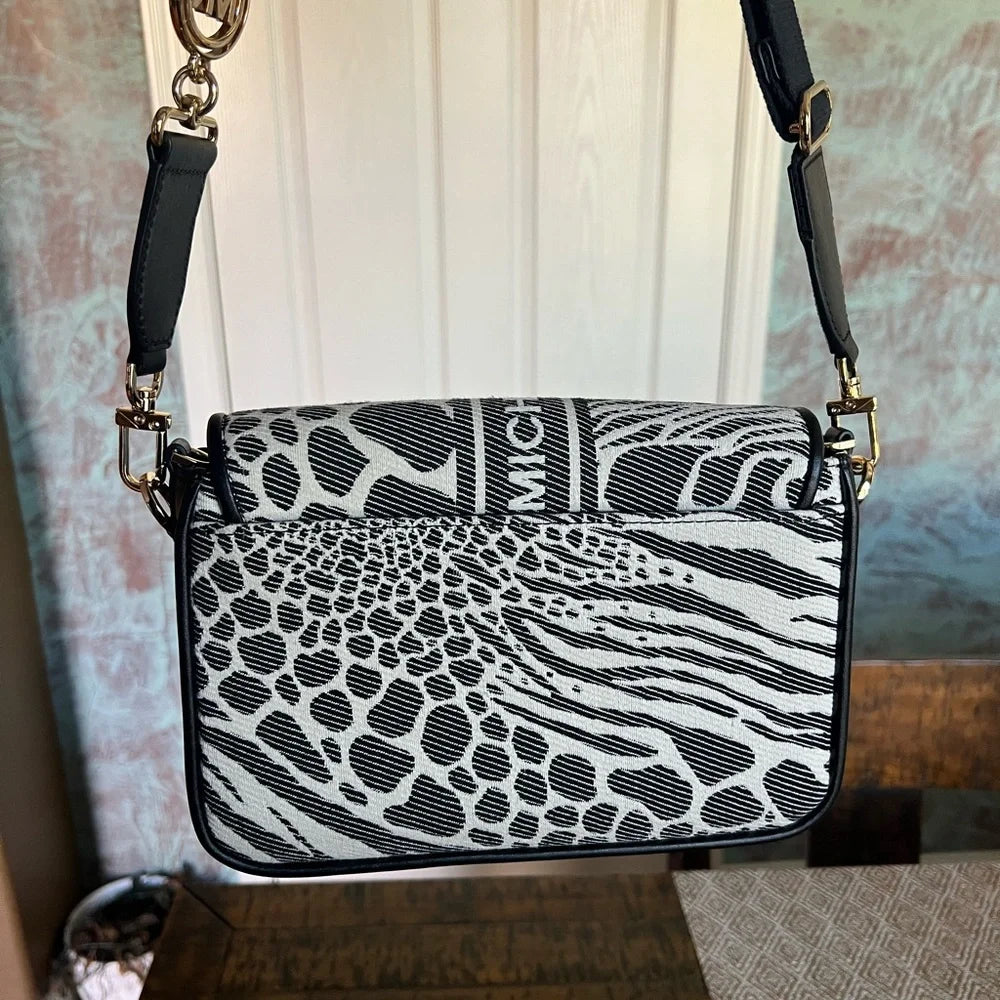 Michael Kors Bradshaw Medium Messenger Bag