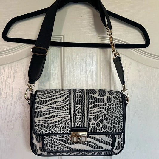 Michael Kors Bradshaw Medium Messenger Bag